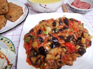 Garlic Chengdu tomato fries edition of aubergine ~~ little oil, it is acid of a sweet delicious smell, soft glutinous really next sweet meal, the practice measure that full is love ~ 2