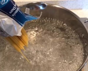 練習 新鮮なエビのトマト2 