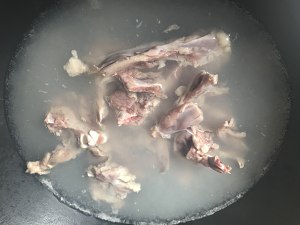 The practice measure of clavicle of pot-stewed fowl duck 2