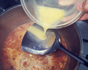The practice measure of tomato egg noodles in soup 8