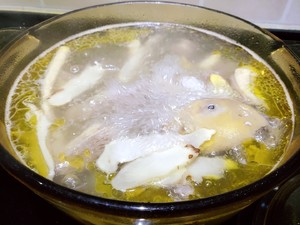 The practice measure that yam jade Zhu Sha enters a duck boiling water 6