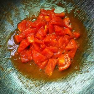 The practice measure of fish of the crucian carp of tomato bean curd that stew 3