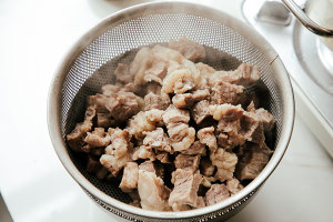 The operation is simple the practice measure of appetizing tomato sirlon Bao 4