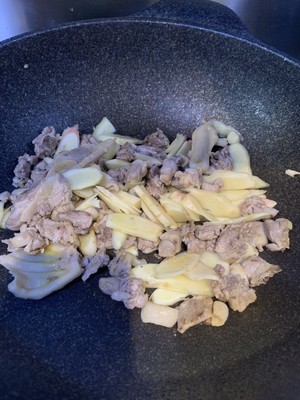 Ginger explodes duck " material is little learn easily; The head is official recipe of two bowls of meals " practice measure 6