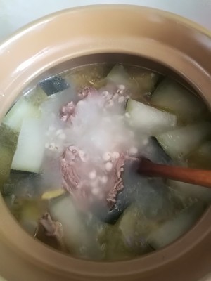 Soup of duck of wax gourd of the seed of Job's tears and the practice measure of the white flesh that cut duck 18