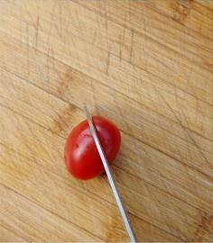 Cut small tomato inside 10 seconds intentionally the practice measure of form 2