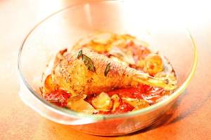 The practice measure of the drumstick of sweet garlic tomato that bake 5