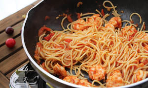 Italy of tomato of shelled fresh shrimps the practice measure of the face 5