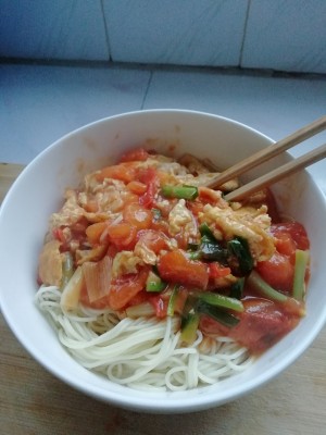 The practice measure of tomato egg noodles served with soy sauce 7