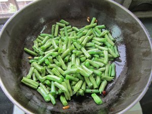 The practice measure of face of boil in a covered pot over a slow fire of tomato beans role 4