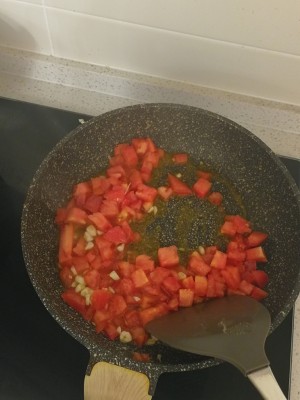 The practice measure of slices of fish meat of tomato Ba Sha 7