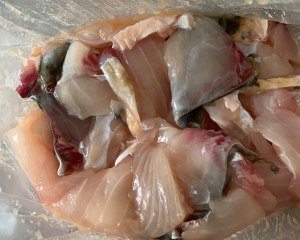 The practice measure of tomato slices of fish meat 1
