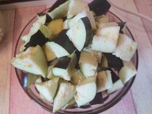 The practice step that achieves duck of eggplant of braise in soy sauce oneself 22