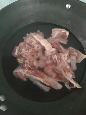 The practice measure that mom teachs me the duck of beer of the daily life of a family that become 1