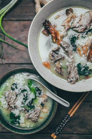 The practice measure of duck wearing soak cooked rice in soup or water 4