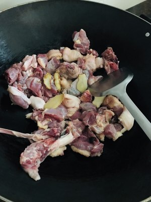 The daily life of a family " dog child duck " sauce explodes the practice measure of stew duck flesh 3
