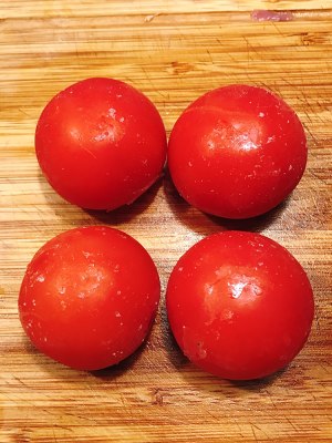 ジューシーなトマトスクランブルエッグ1を作る方法の練習