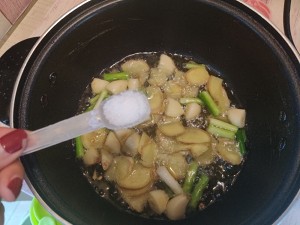 The practice step that achieves duck of eggplant of braise in soy sauce oneself 10