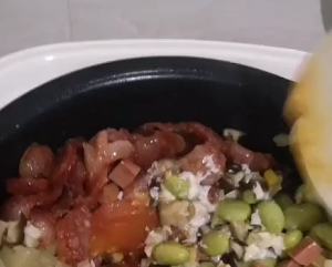 The practice measure of meal of red tomato of a net 9