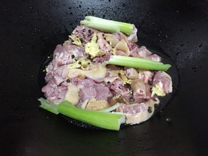 Ginger explodes duck (young ginger fries young duck) practice measure 8