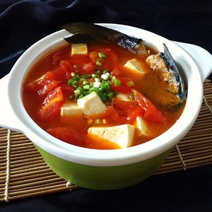 The practice measure of fish of the crucian carp of tomato bean curd that stew 6