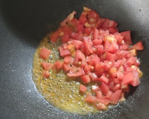 Tomato is loved on the practice measure of beautiful dish 1