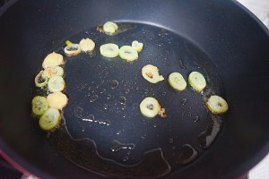 The practice measure of shrimp of pumpkin tomato a kind of dried mushroom 3