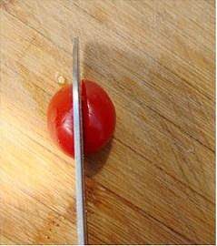 Cut small tomato inside 10 seconds intentionally the practice measure of form 5