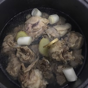 Soup of duck of lotus lotus root (electric rice cooker can be done) practice measure 8
