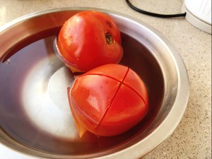 The practice measure of a thick soup of tomato bean curd 3