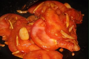 The practice measure that the most delicious tomato fries an egg 4