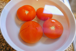 トマトが卵1個を揚げる練習方法