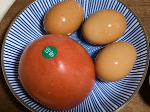 シンプルで簡単なエディションのトマトがスクランブルエッグ1