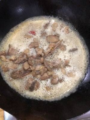 The practice measure of duck of popular hot beer 5