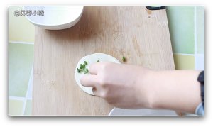 Food of Su Di baby: Dumpling skin hand rips cake + the practice measure that tomato onion fries an egg 4