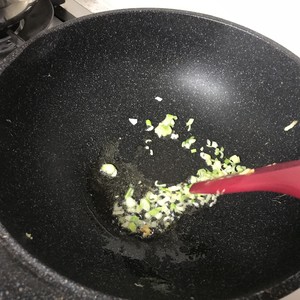 Tomato scrambles egg the practice measure of quick worker of the daily life of a family 11