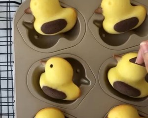 The practice measure of duckling cake 12