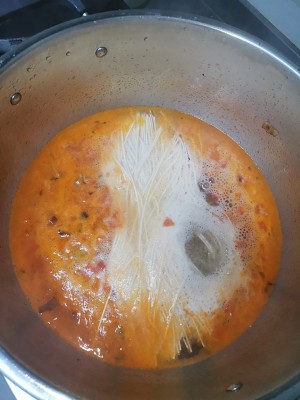 The practice measure of tomato egg noodles in soup 5